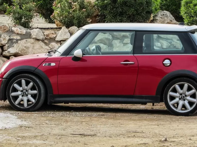 Funcionario en Cajicá alquiló Mini Cooper por 117 millones Funcionario en Cajicá alquiló Mini Cooper por 117 millones