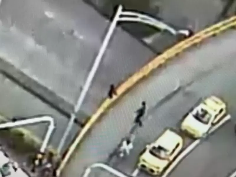 Luego del rescate la mujer fue trasladada hasta un centro asistencial donde recibió ayuda psicológica.