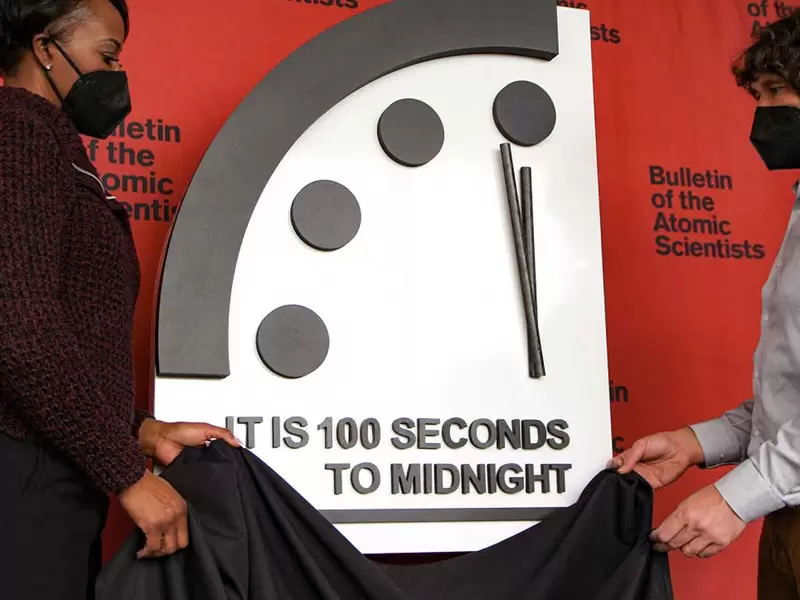Reloj del Apocalipsis marca 100 segundos para el fin del mundo