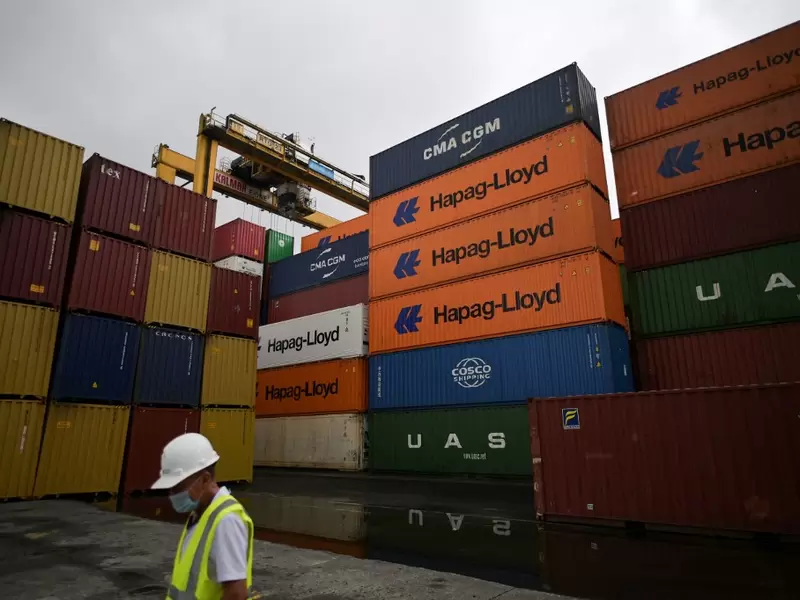 Economía en Colombia - contenedores en Buenaventura