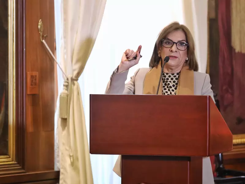 La procuradora Margarita Cabello, denunció que cinco alcaldes y un gobernador, están investigados por participación en política