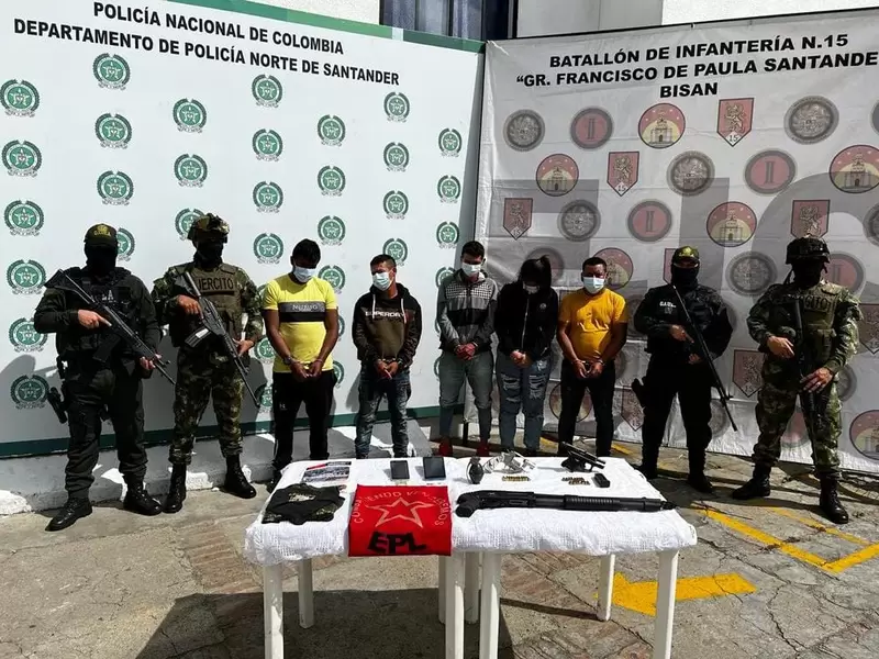 Las autoridades capturaron a cinco presuntos integrantes de Pelusos