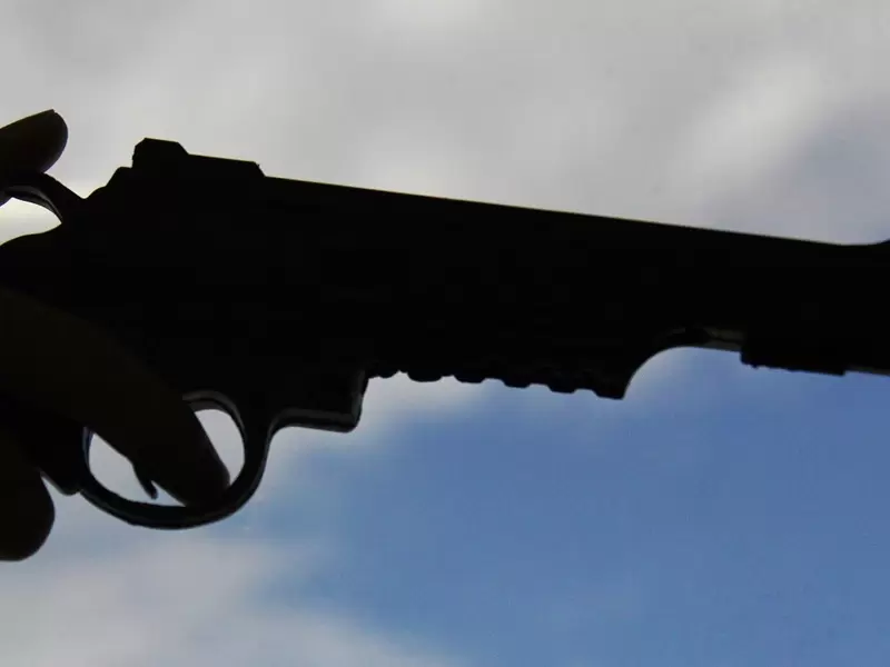 Pistola