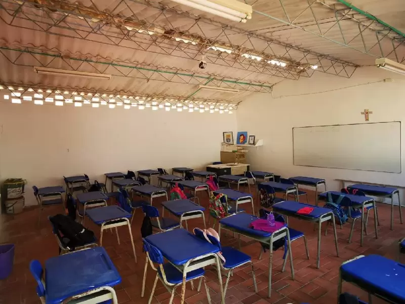 Salon de clases sin estudiantes