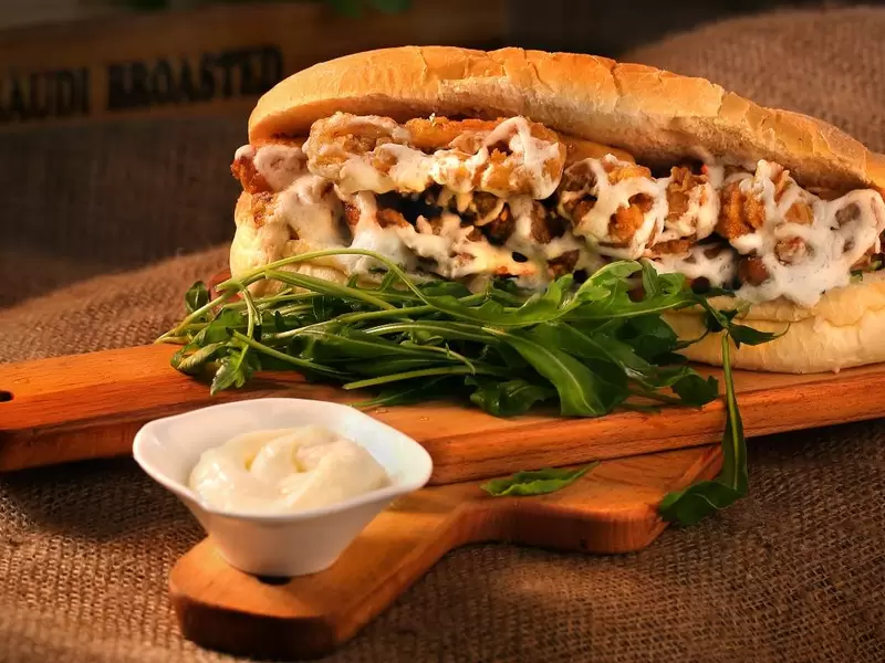 Sujeto asesinó a mesera porque su sándwich tenía "demasiada mayonesa" Sujeto asesinó a mesera porque su sándwich tenía "demasiada mayonesa"