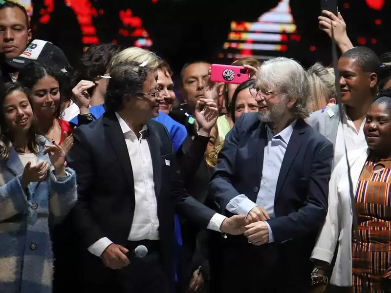 Gustavo Petro y Antanas Mockus Gustavo Petro y Antanas Mockus