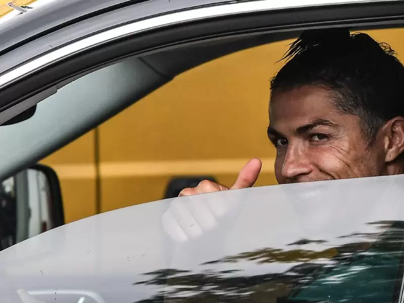 Cristiano Ronaldo - Carro