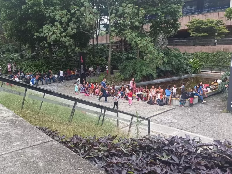 Indigenas en Medellin