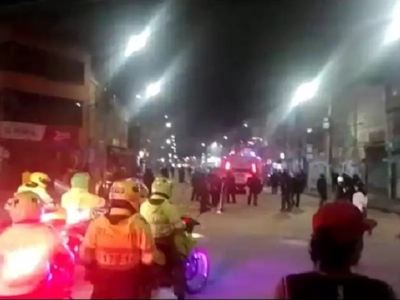 Más de 60 buses vandalizados