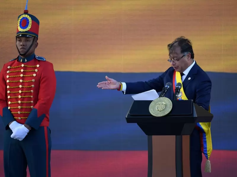 Gustavo Petro en posesión Gustavo Petro en posesión