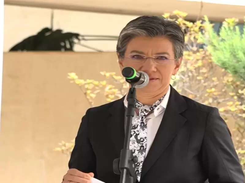Claudia López en homenaje a policías asesinados Claudia López en homenaje a policías asesinados