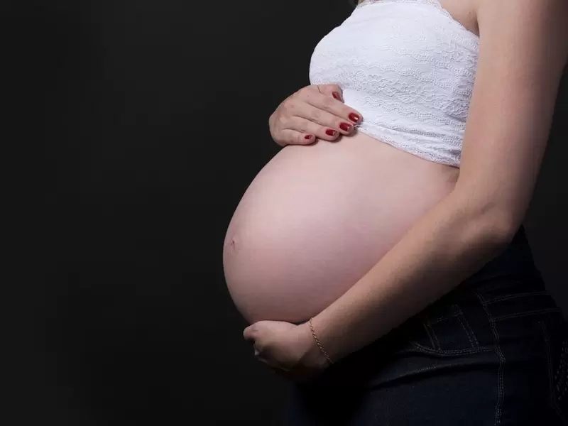 Los cambios que ocurren en el cuerpo de la mujer durante el embarazo Los cambios que ocurren en el cuerpo de la mujer durante el embarazo