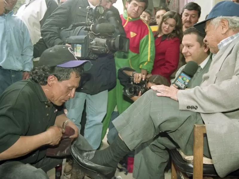 Lucho Díaz, El embolador Lucho Díaz, El embolador
