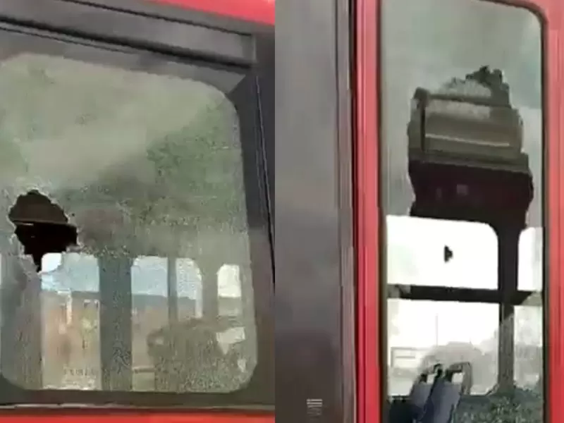 TransMilenio vandalizado por Bicitaxistas TransMilenio vandalizado por Bicitaxistas