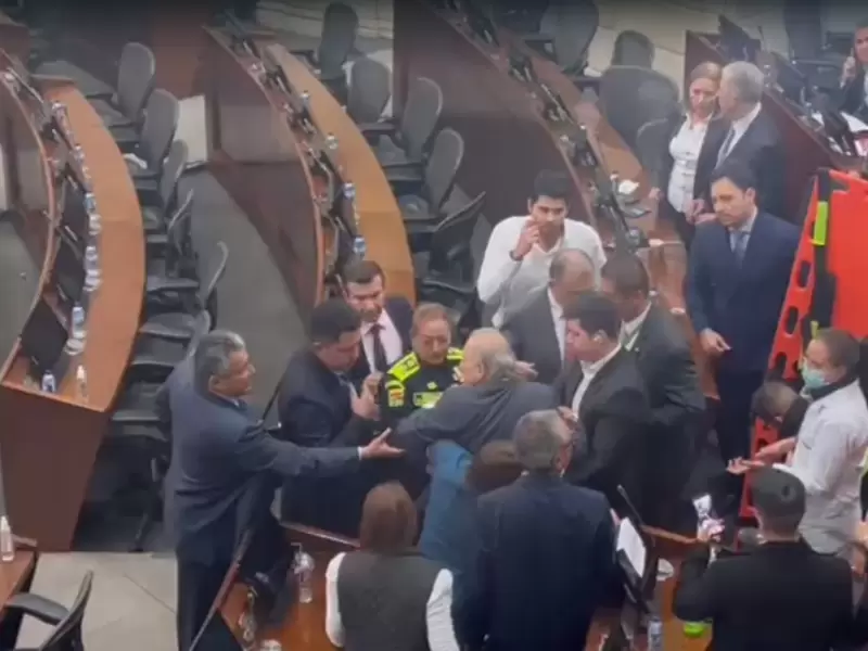 Humberto de la Calle sufre desmayo en el Senado Humberto de la Calle sufre desmayo en el Senado