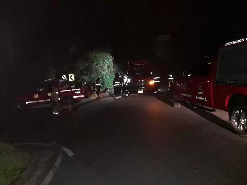 Búsqueda de Bomberos por menor que murió ahogado en Soacha Menor murió tras ahogarse en un lago donde jugaba en Soacha