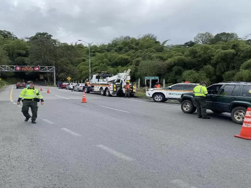 Las autoridades solicitan a los viajeros tener paciencia durante el evento