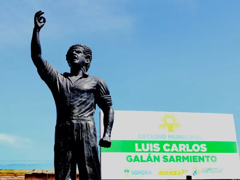 Estatua de Luis Carlos Galán es retirada de la plaza principal de Soacha