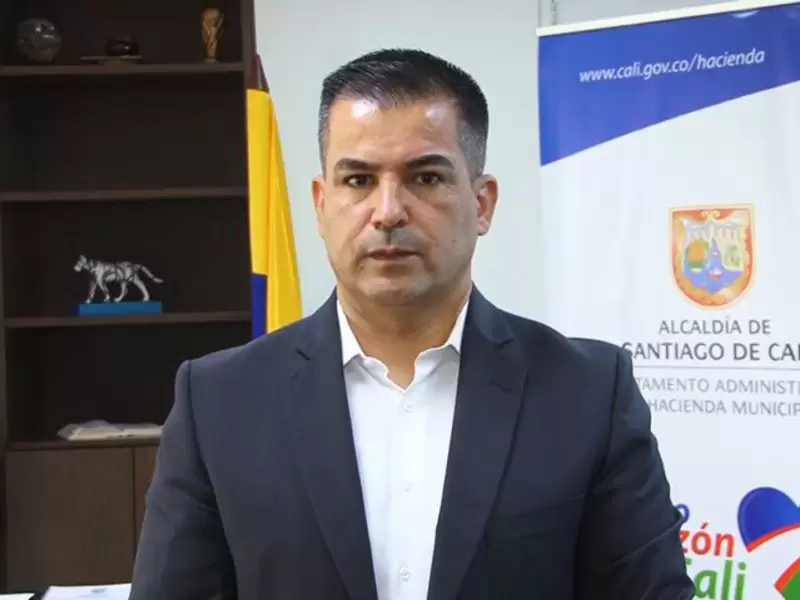 Asume su cargo dos días después de la renuncia de Jan Diego Flórez