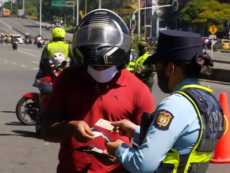 Los beneficios aplican así; 40 % en las infracciones para motos, 20 % para carros y del 100 % para los intereses.