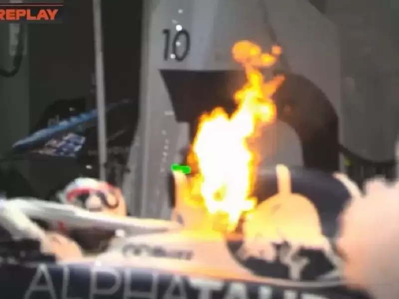Carro F1 incendiado Carro F1 incendiado