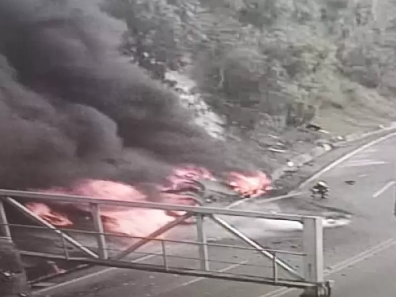 Cierran vía entre Bogotá y Villavicencio Cierran vía entre Bogotá y Villavicencio