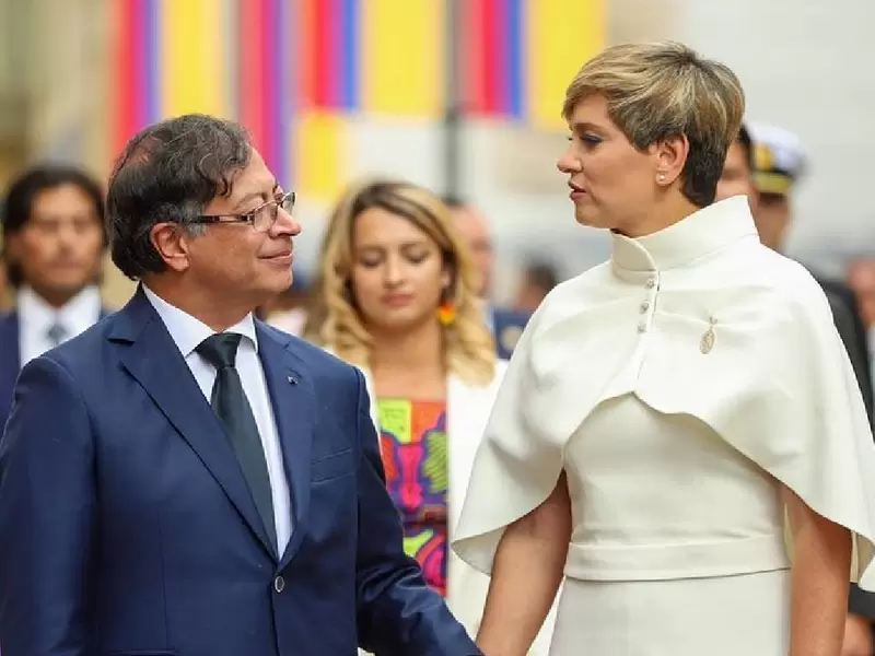 Gustavo Petro y Verónica Alcocer