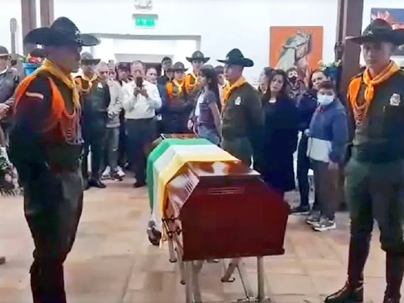 Al son de guabinas fue recibido el cuerpo de Toto Vega.