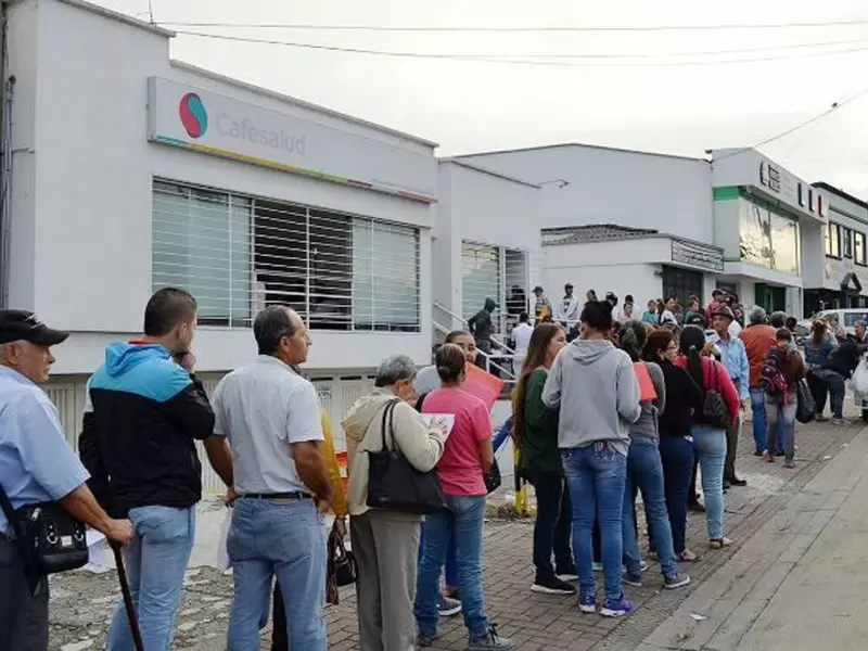Deficiencias en atención a los usuarios heredadas de la antigua EPS