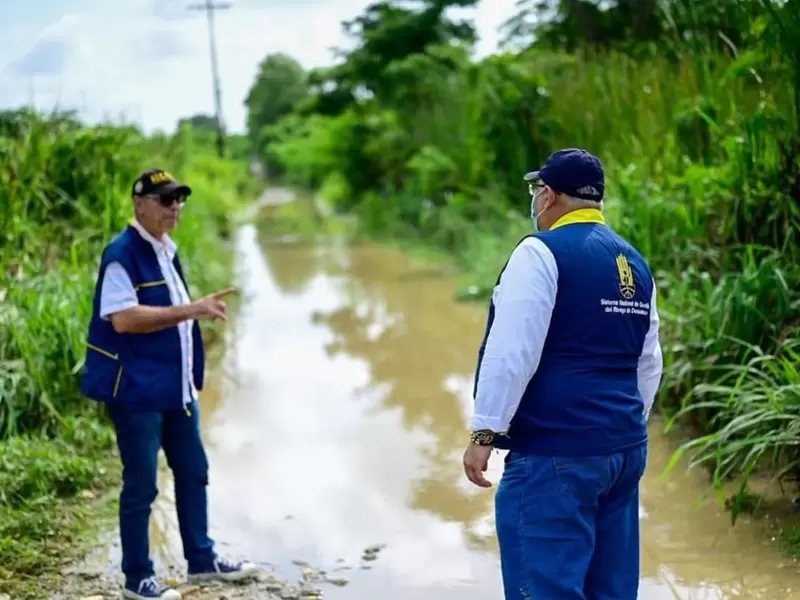 El alcalde de Cartagena William Dau y el director de la Oficina de Gestión del Riesgo, Fernando Abello