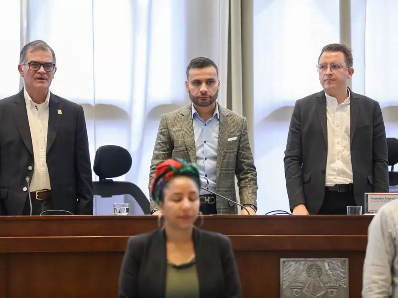 Cuarto debate en el Concejo de Medellín por la venta de acciones de UNE.