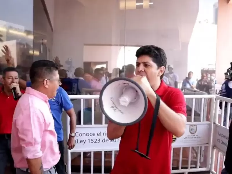 le piden la renuncia