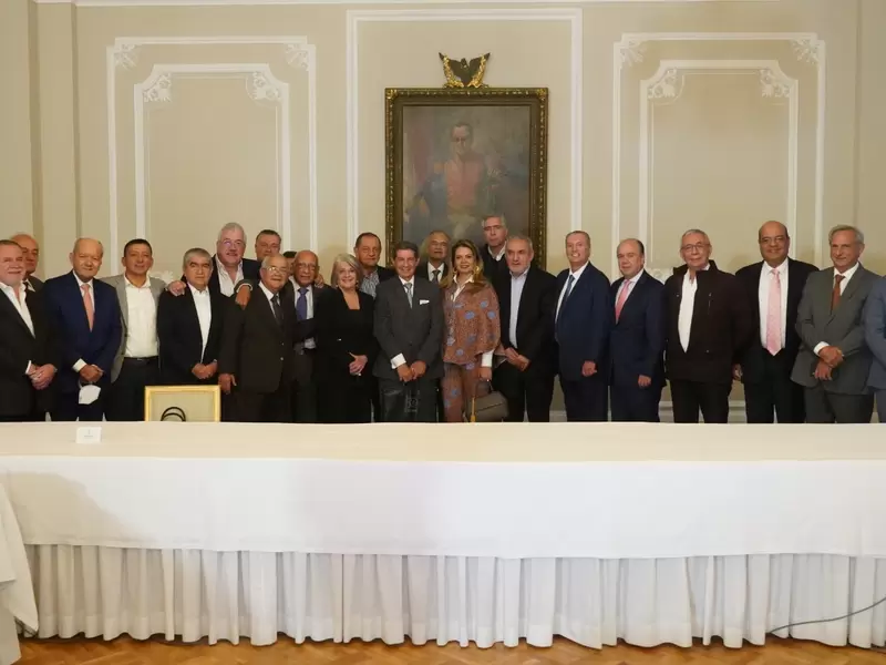 Reunión entre ganaderos y gobierno.