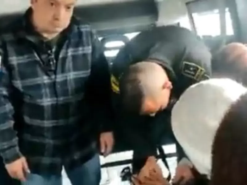 Viceministro del Interior Gustavo García dialoga con jóvenes detenidos en Portal Américas