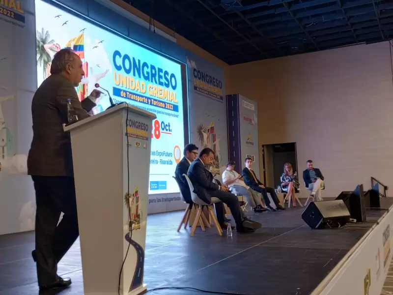 Guillermo Reyes Ministro de Transporte