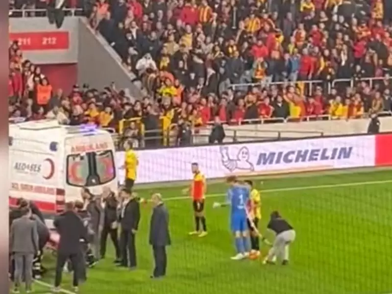 Agresión de hincha a arquero Agresión de hincha a arquero