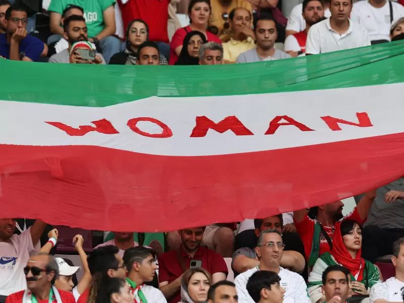 Jugadores de Irán protestaron en apoyo a la revolución de la mujer Jugadores de Irán protestaron en apoyo a la revolución de la mujer
