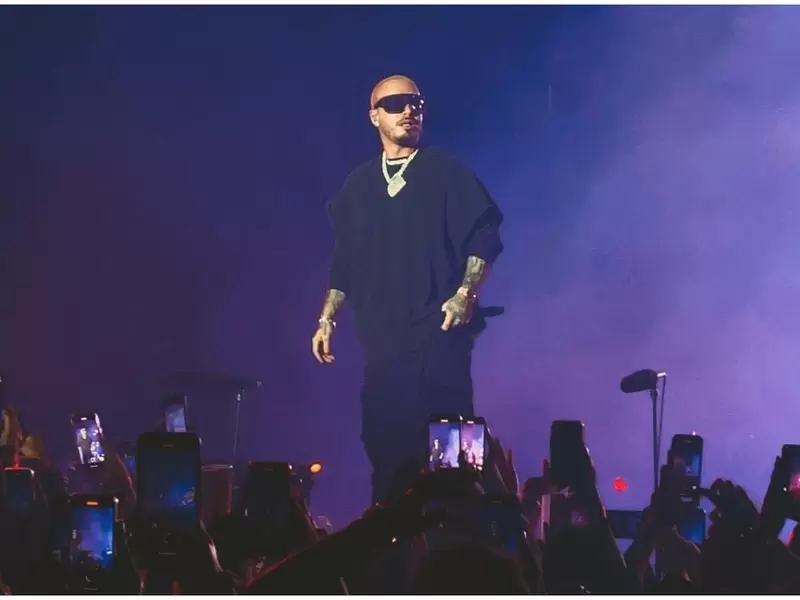 J Balvin sí se presentó en Qatar, pese a decir que no lo haría J Balvin sí se presentó en Qatar, pese a decir que no lo haría