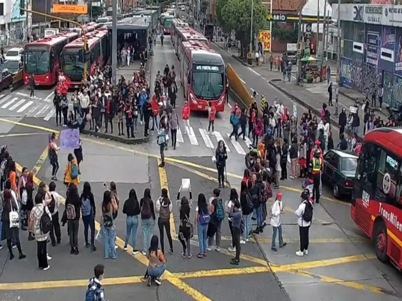 Bogotá colapsada en varios puntos- protestas, accidentes y más Bogotá colapsada en varios puntos- protestas, accidentes y más