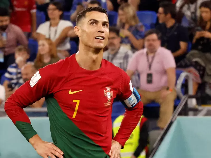 Cristiano Ronaldo debuta en la que sería su última copa del mundo. Cristiano Ronaldo debuta en la que sería su última copa del mundo.