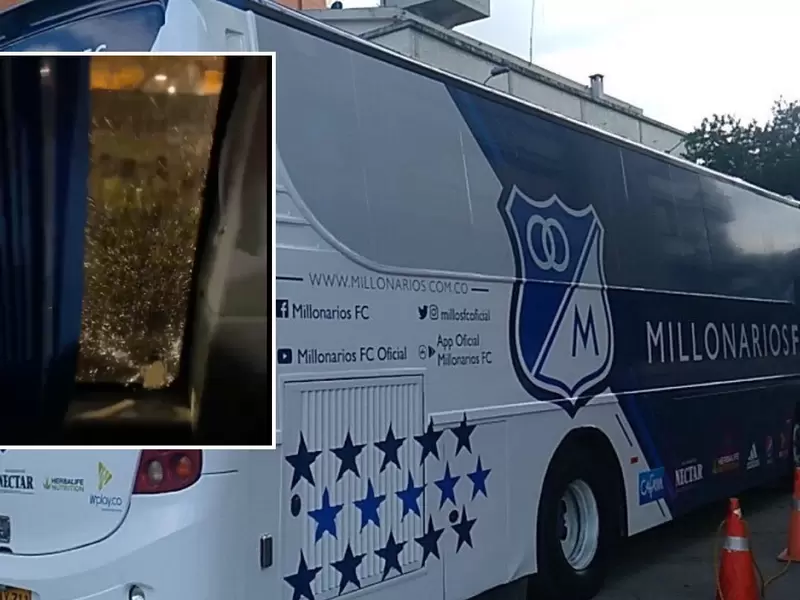 Hinchas atacaron el bus de Millonarios en la llegada a El Campín Hinchas atacaron el bus de Millonarios en la llegada a El Campín