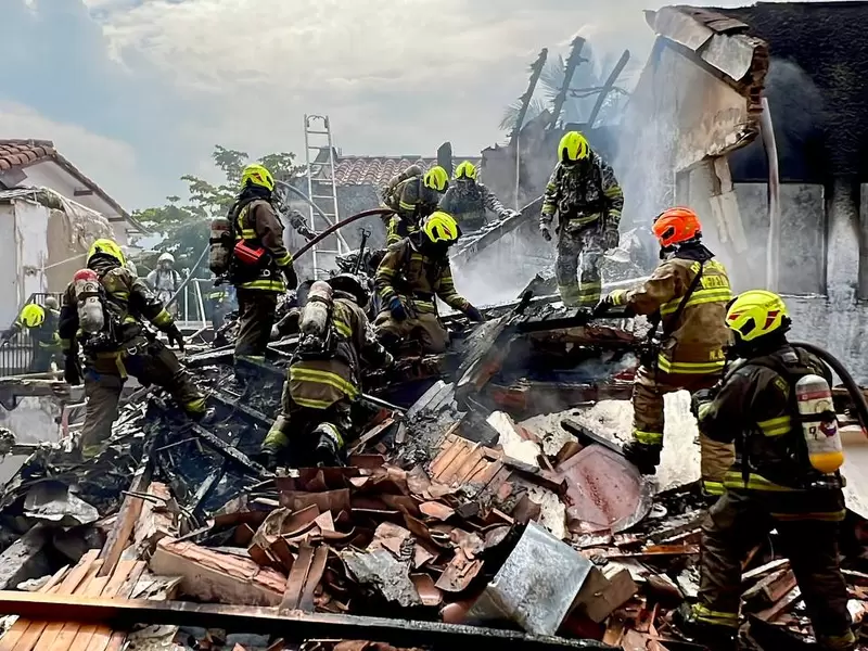 Avioneta colisionó contra una vivienda en el barrio Belén Rosales de Medellín