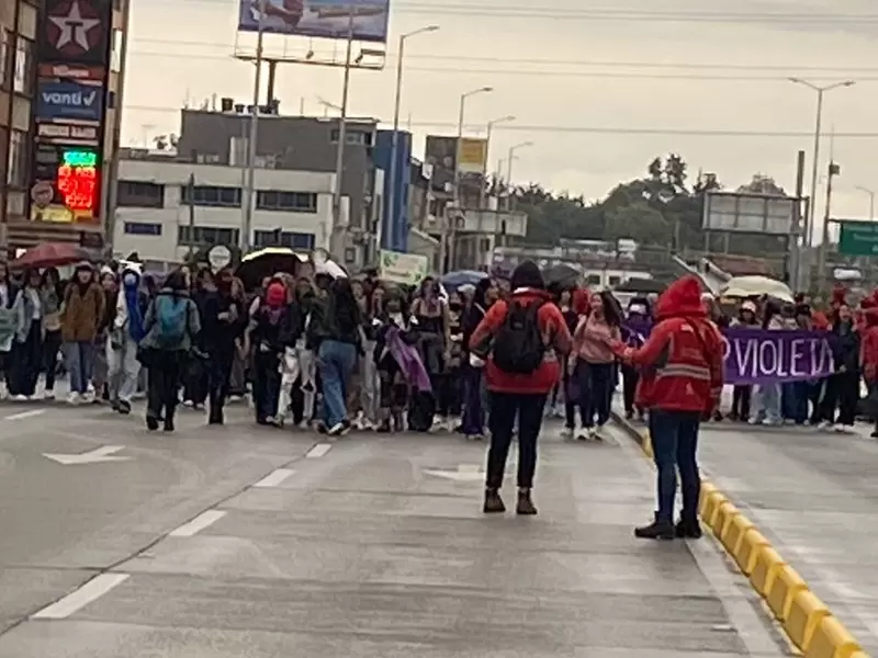 Marcha de feministas en Bogotá
