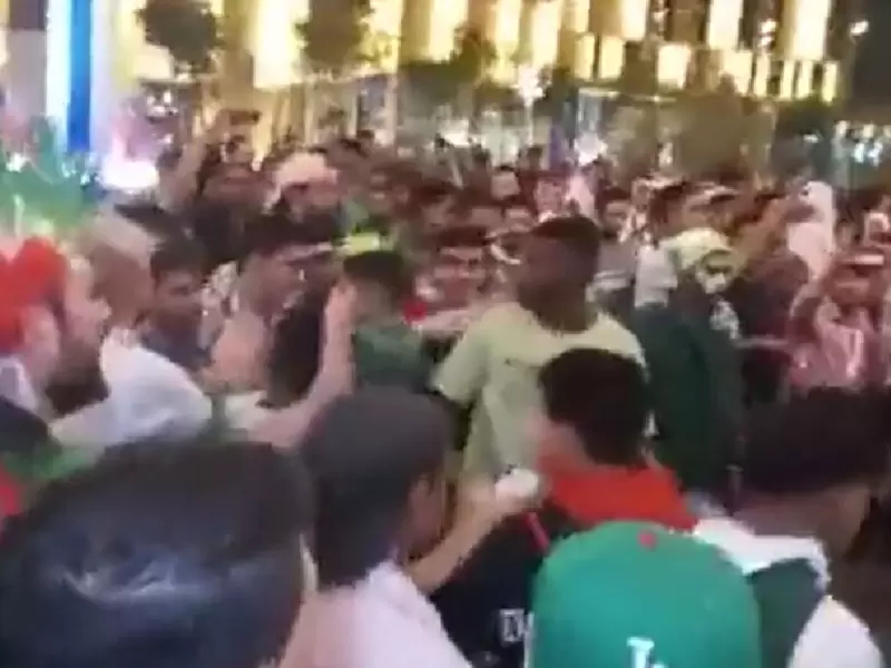 Pelea de hinchas de México y de Arabia Saudita