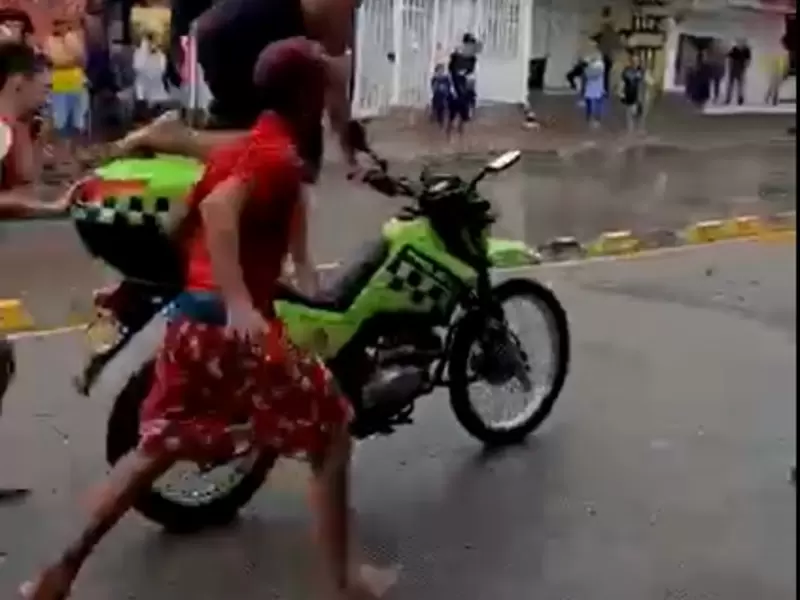 Motocicleta hurtada a Policía