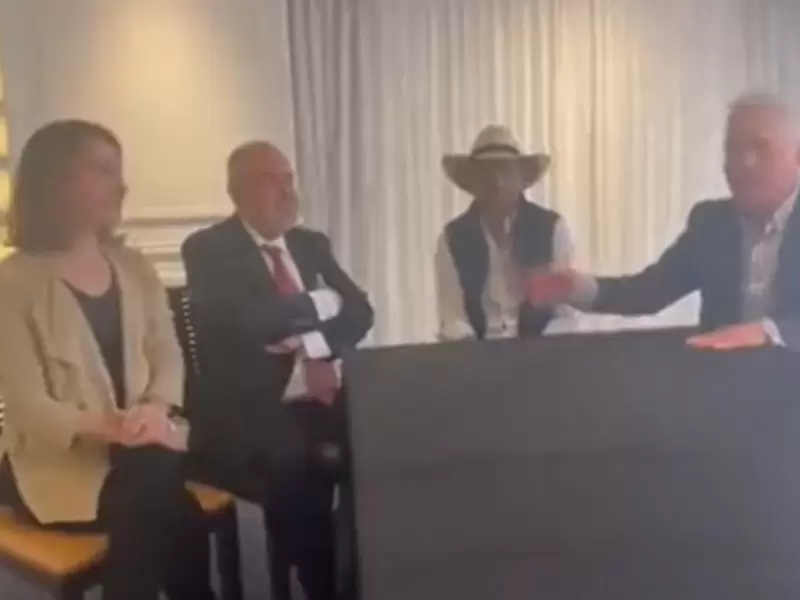 Reunión de Gilberto Tobón con Álvaro Uribe
