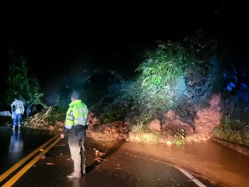 Vía Cerrada Bucaramanga -Cúcuta por derrumbes
