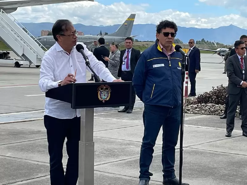 Presidente Gustavo Petro y director de Gestión del Riesgo, Javier Pava Sánchez.