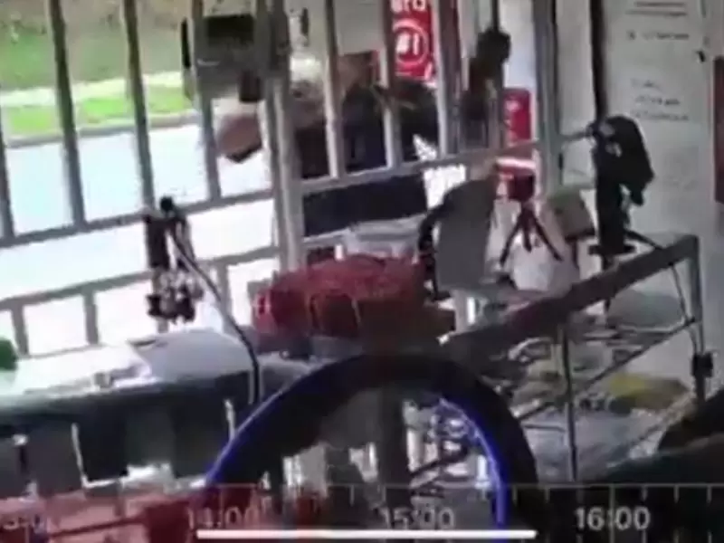 El hombre disparó tres veces