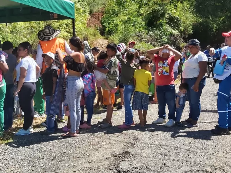 Simulacro de evacuación en el corregimiento de Puerto Valdivia, Antioquia.